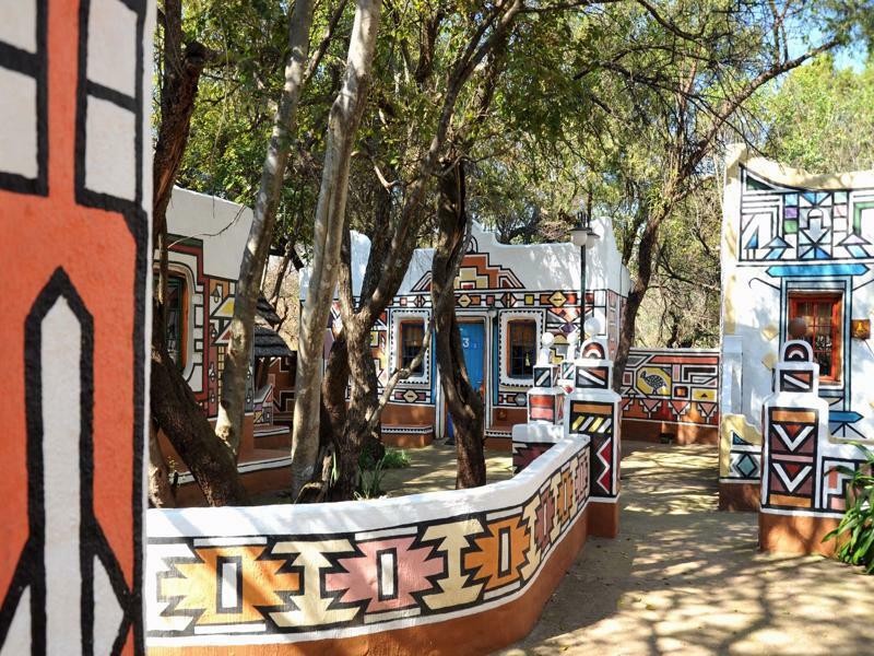 Aha Lesedi African Lodge & Cultural Village Broederstroom Eksteriør billede