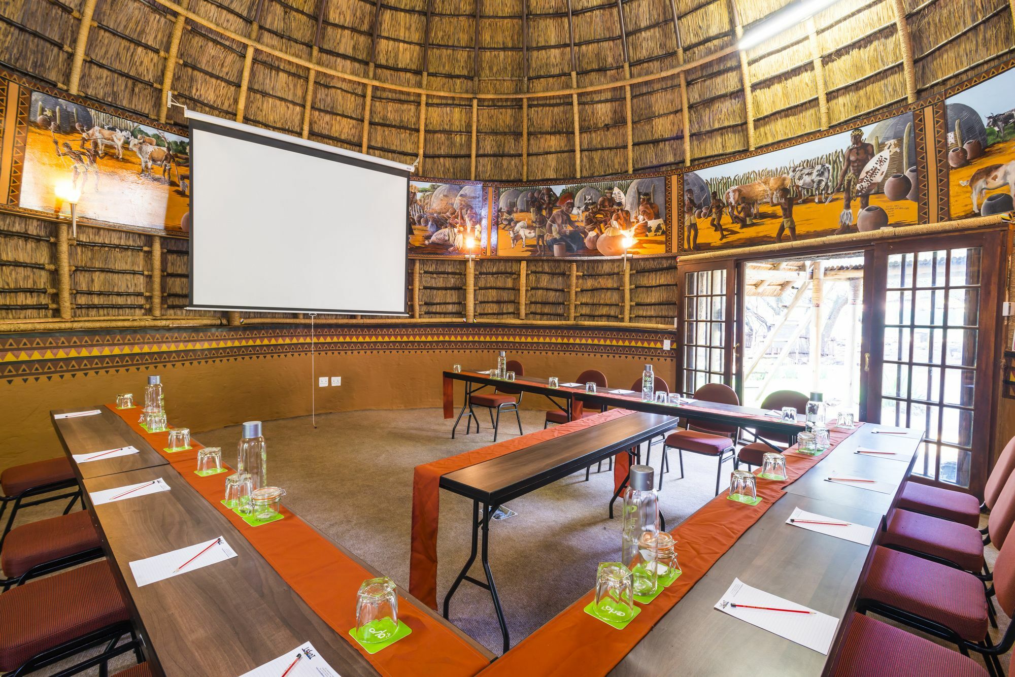 Aha Lesedi African Lodge & Cultural Village Broederstroom Eksteriør billede