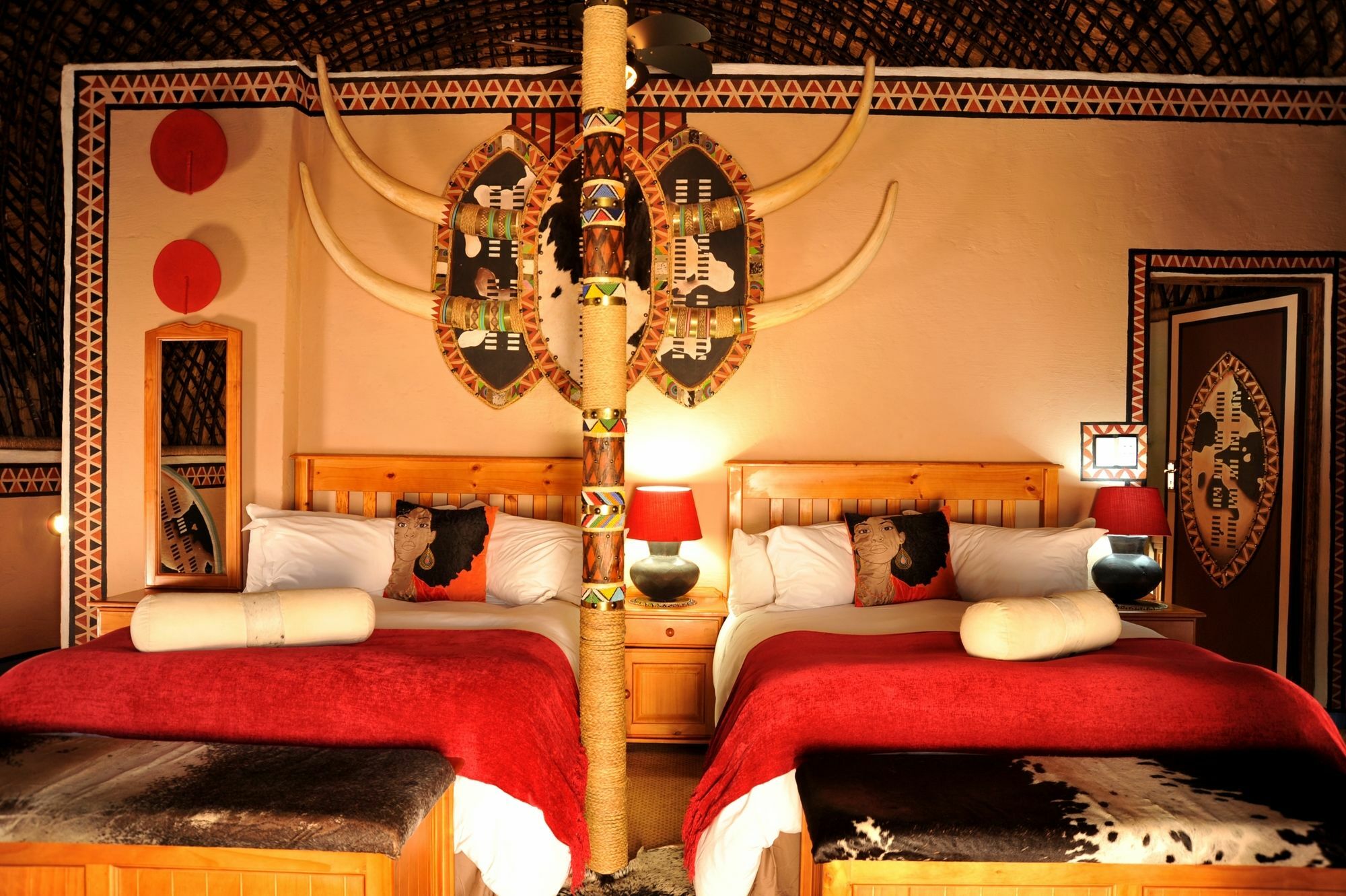 Aha Lesedi African Lodge & Cultural Village Broederstroom Eksteriør billede