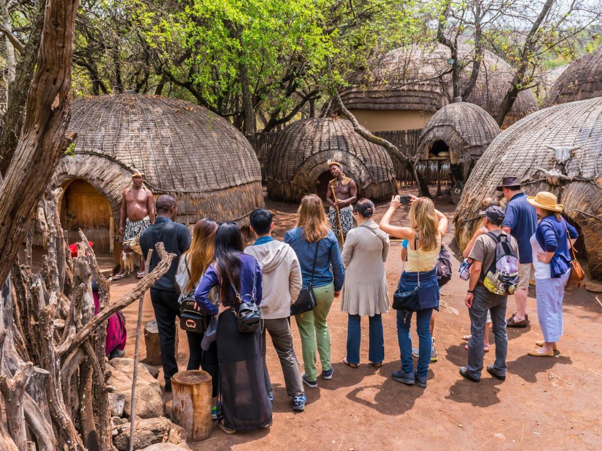 Aha Lesedi African Lodge & Cultural Village Broederstroom Eksteriør billede