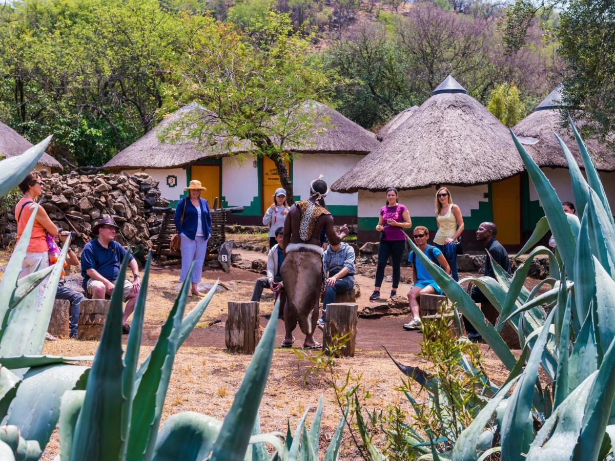 Aha Lesedi African Lodge & Cultural Village Broederstroom Eksteriør billede