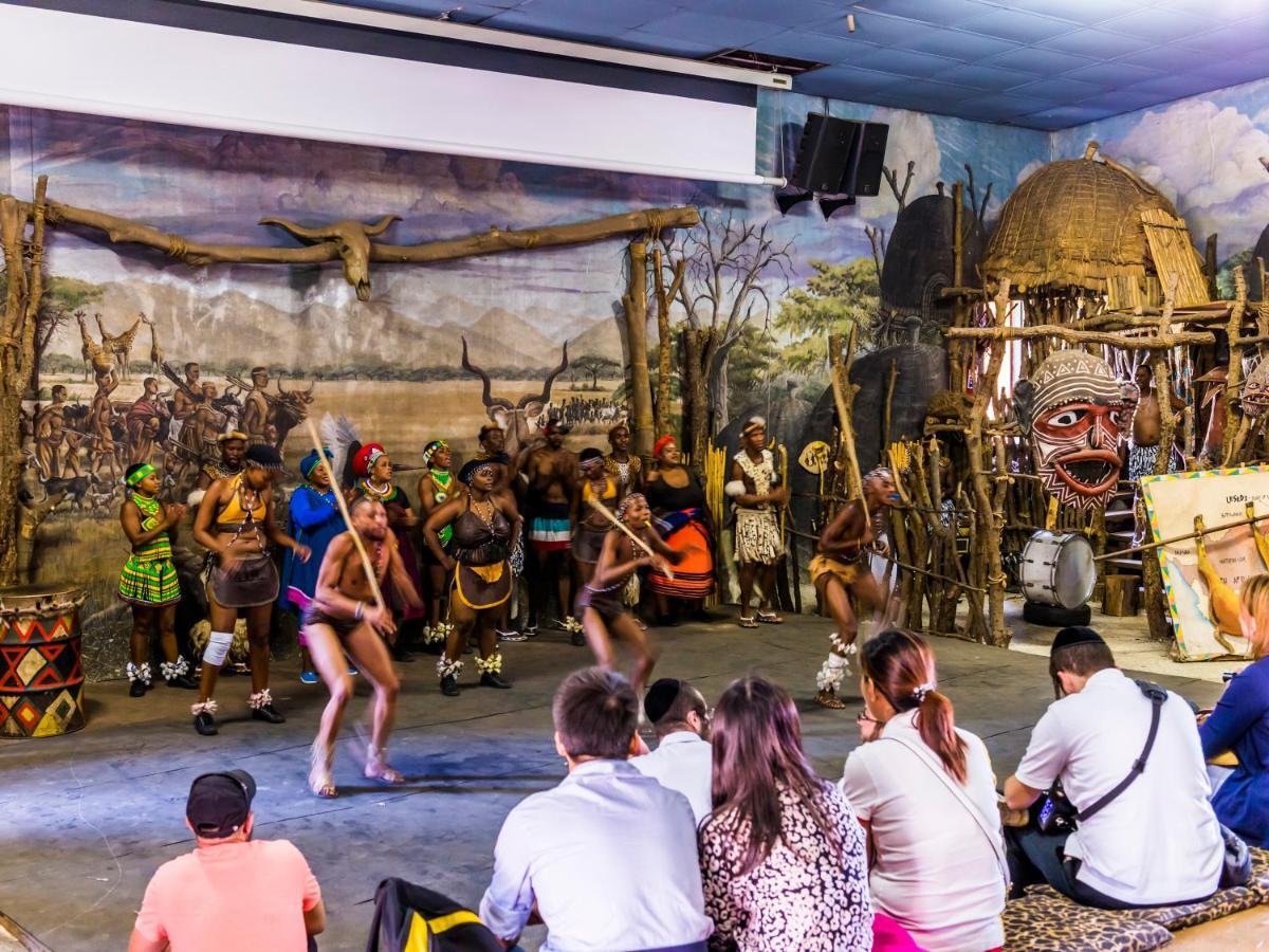 Aha Lesedi African Lodge & Cultural Village Broederstroom Eksteriør billede