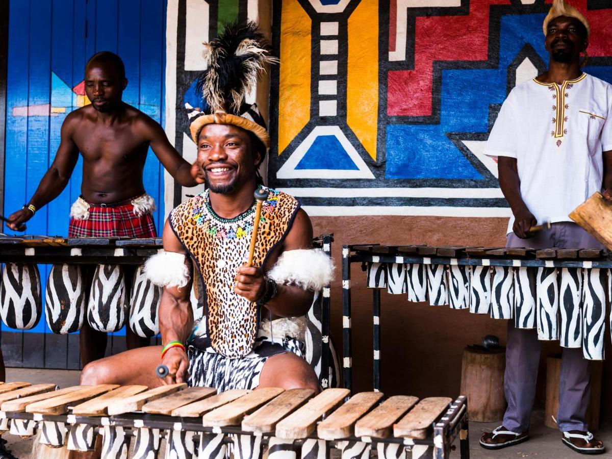 Aha Lesedi African Lodge & Cultural Village Broederstroom Eksteriør billede
