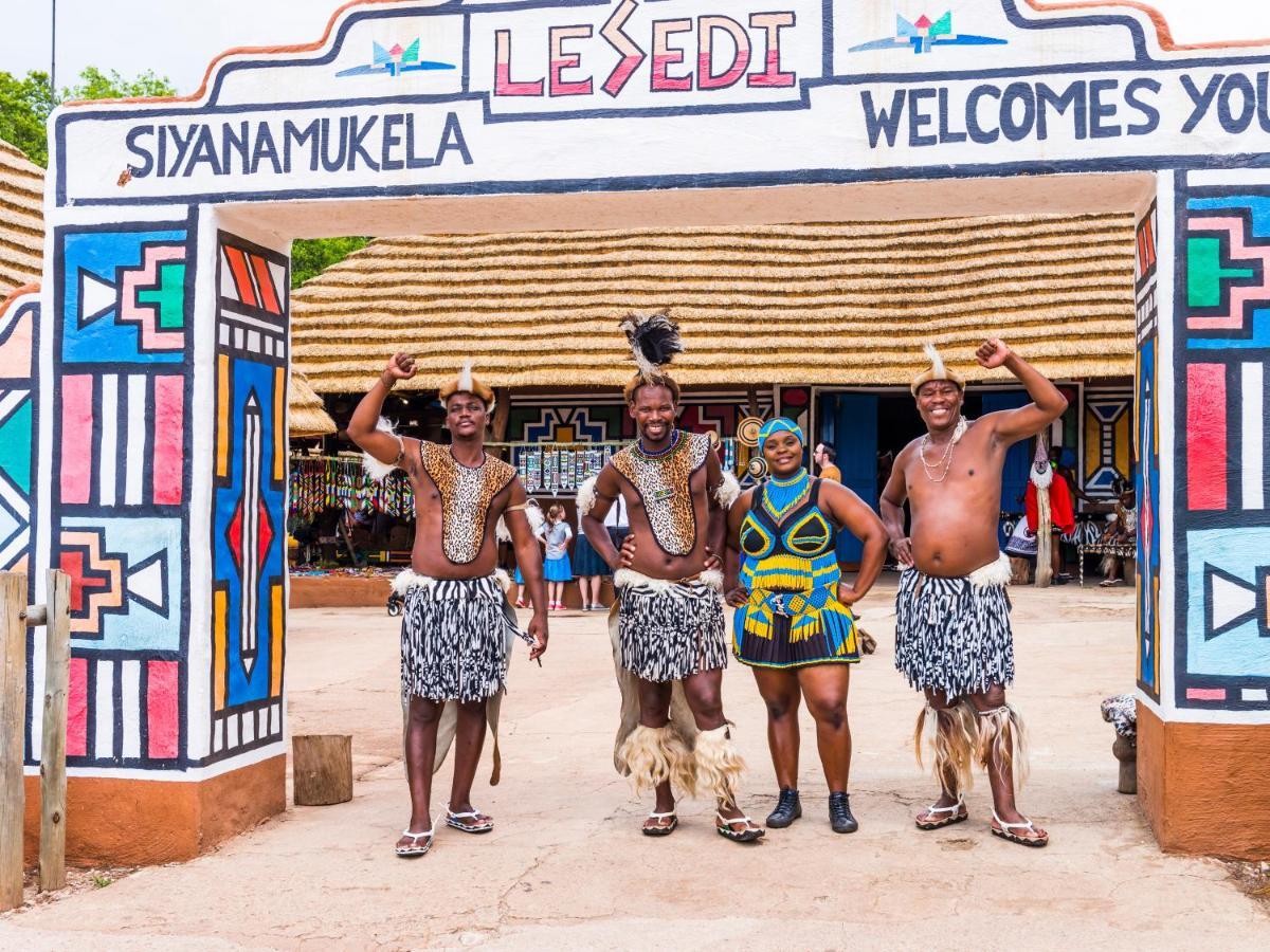 Aha Lesedi African Lodge & Cultural Village Broederstroom Eksteriør billede