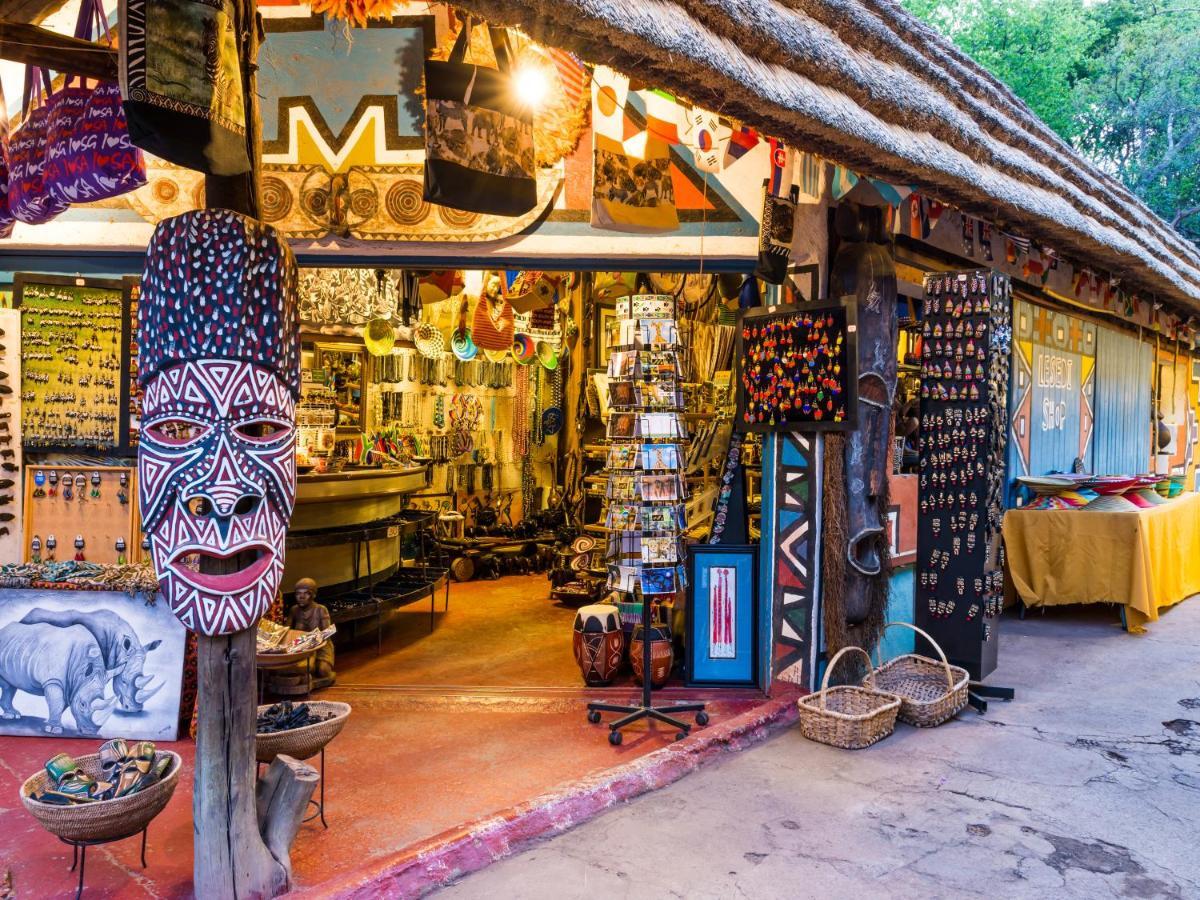 Aha Lesedi African Lodge & Cultural Village Broederstroom Eksteriør billede